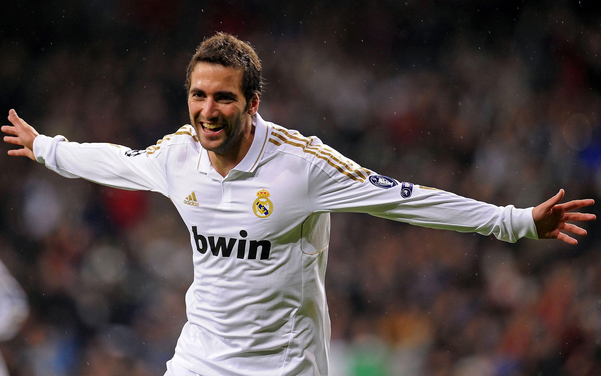 开云体育-天外飞仙，一记中场吊射如何瞬间点燃足球艺术之巅，天外飞仙，中场吊射如何点燃足球艺术之巅